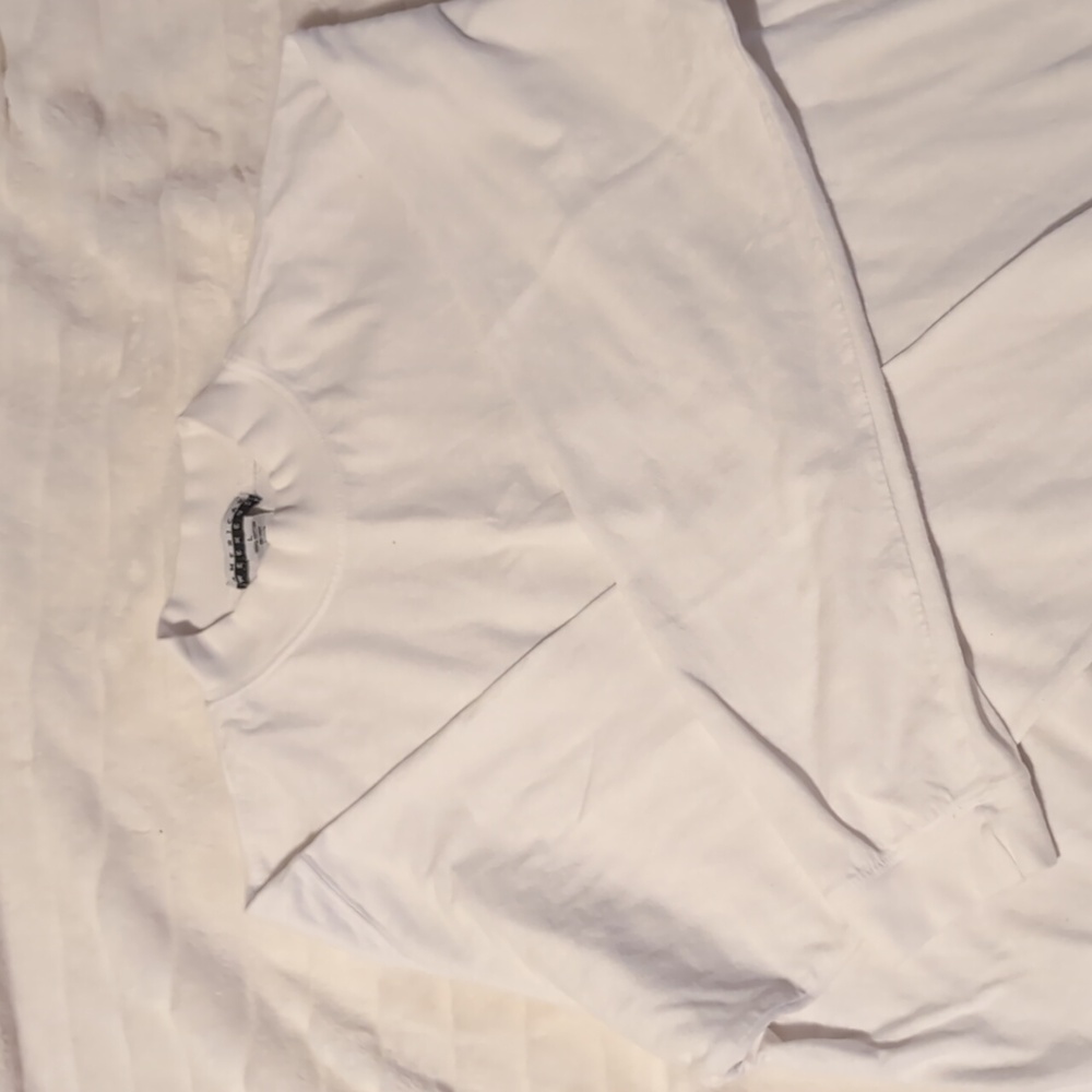 America weekend white long sleeve